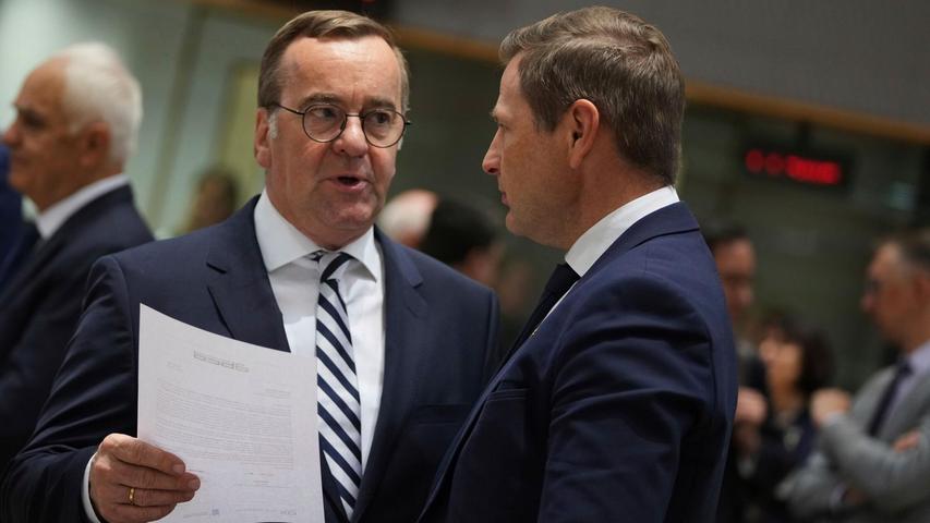 Verteidigungsminister Boris Pistorius (SPD) warf Russlands Präsident Wladimir Putin vor, auf Zeit zu spielen. Verteidigungsminister Boris Pistorius (SPD) warf Russlands Präsident Wladimir Putin vor, auf Zeit zu spielen.