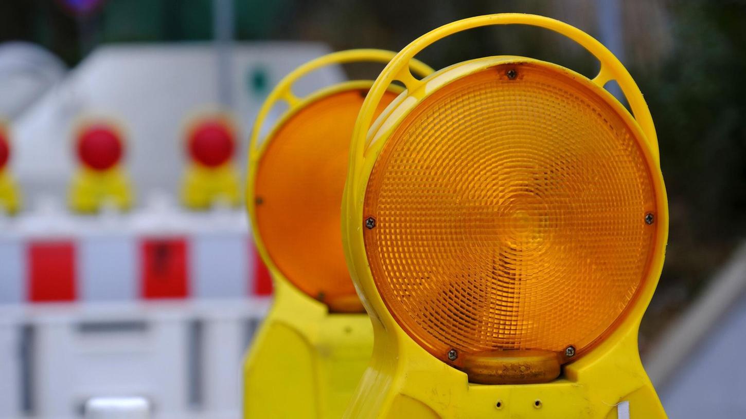 Ab Freitag, 23. Mai, gilt zwischen Reckenstetten bis zur Abzweigung Möning auf der Staatsstraße eine Vollsperrung. Ab Freitag, 23. Mai, gilt zwischen Reckenstetten bis zur Abzweigung Möning auf der Staatsstraße eine Vollsperrung.