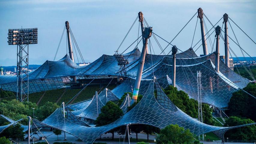 Das Olympiastadion in München wird derzeit für mehrere Hundert Millionen Euro saniert. (Archivbild) Das Olympiastadion in München wird derzeit für mehrere Hundert Millionen Euro saniert. (Archivbild)