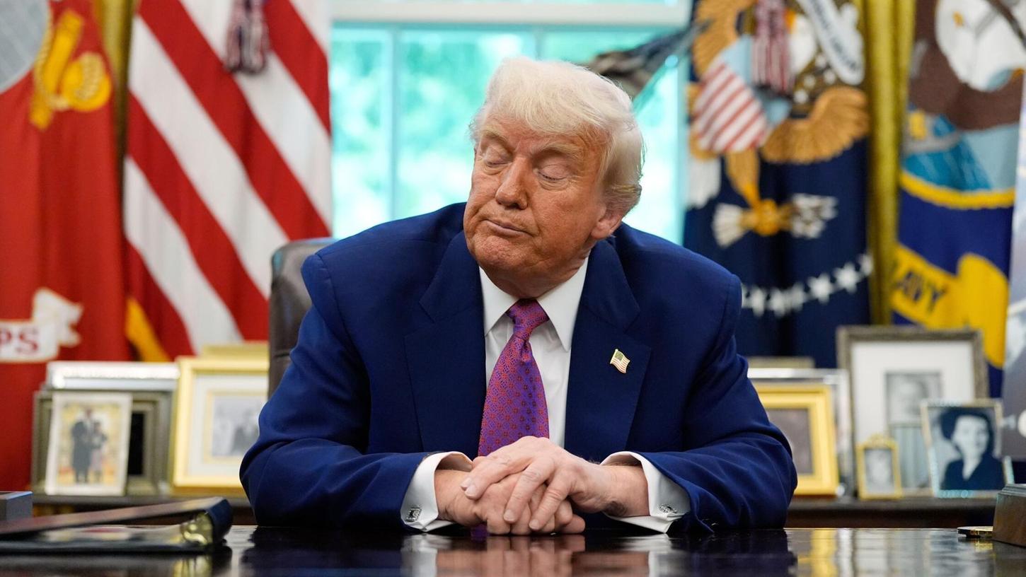 US-Präsident Trump verbreitet verstärkt Verschwörungstheorien über seinen Amtsvorgänger Biden. US-Präsident Trump verbreitet verstärkt Verschwörungstheorien über seinen Amtsvorgänger Biden.