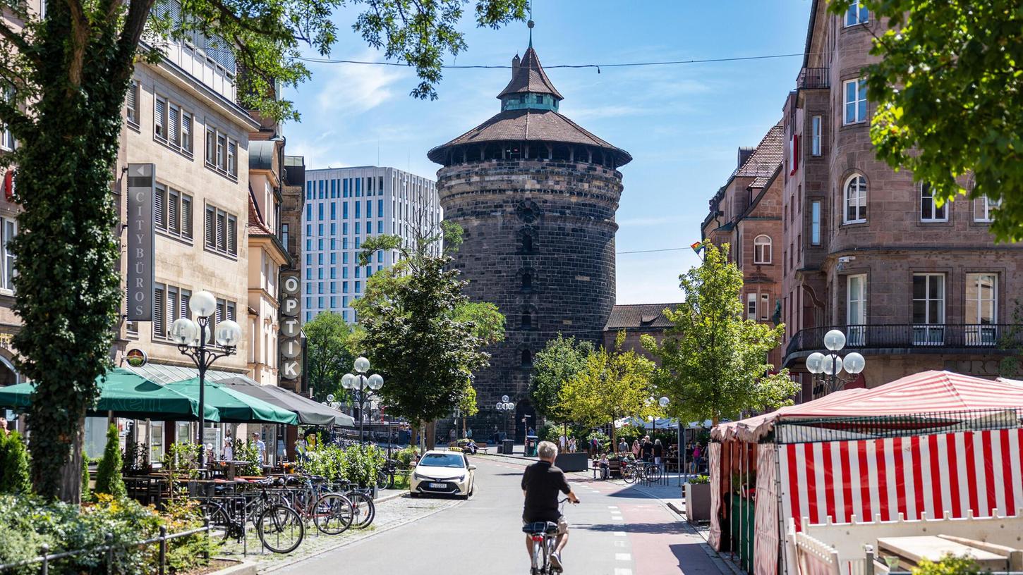 Die Nürnberger Königstraße in Richtung Frauentorturm. Für die Altstadt plant die Stadtregierung nun Großes. Die Nürnberger Königstraße in Richtung Frauentorturm. Für die Altstadt plant die Stadtregierung nun Großes.