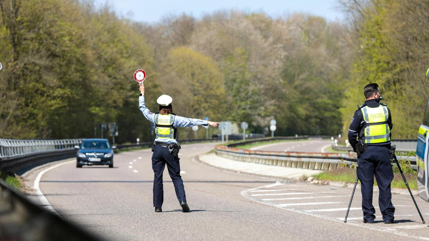 In Franken ist es zu einer Großkontrolle gekommen. (Symbolbild) In Franken ist es zu einer Großkontrolle gekommen. (Symbolbild)