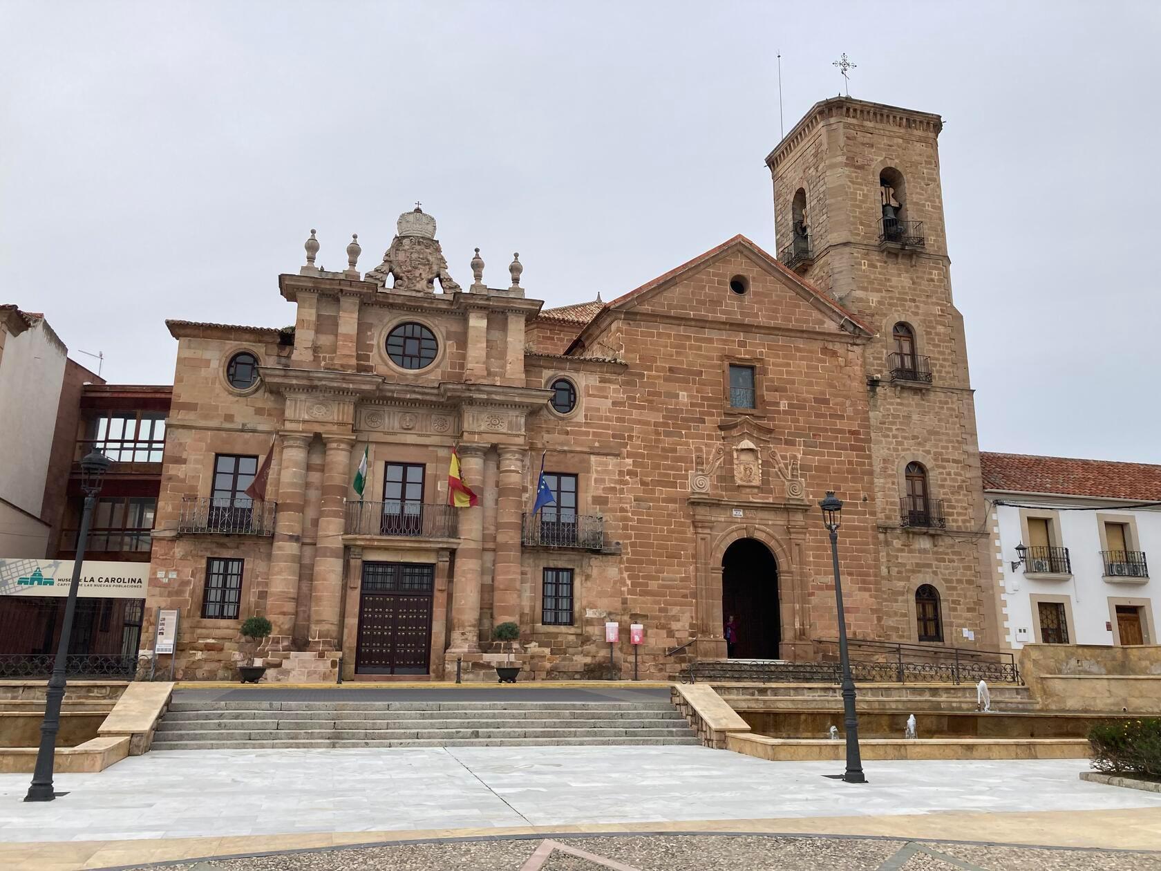 Kirche und Regentenpalast liegen in La Carolina direkt nebeneinander. Heute befindet sich darin ein Museum, das die Geschichte der Neuen Siedlungen präsentiert.