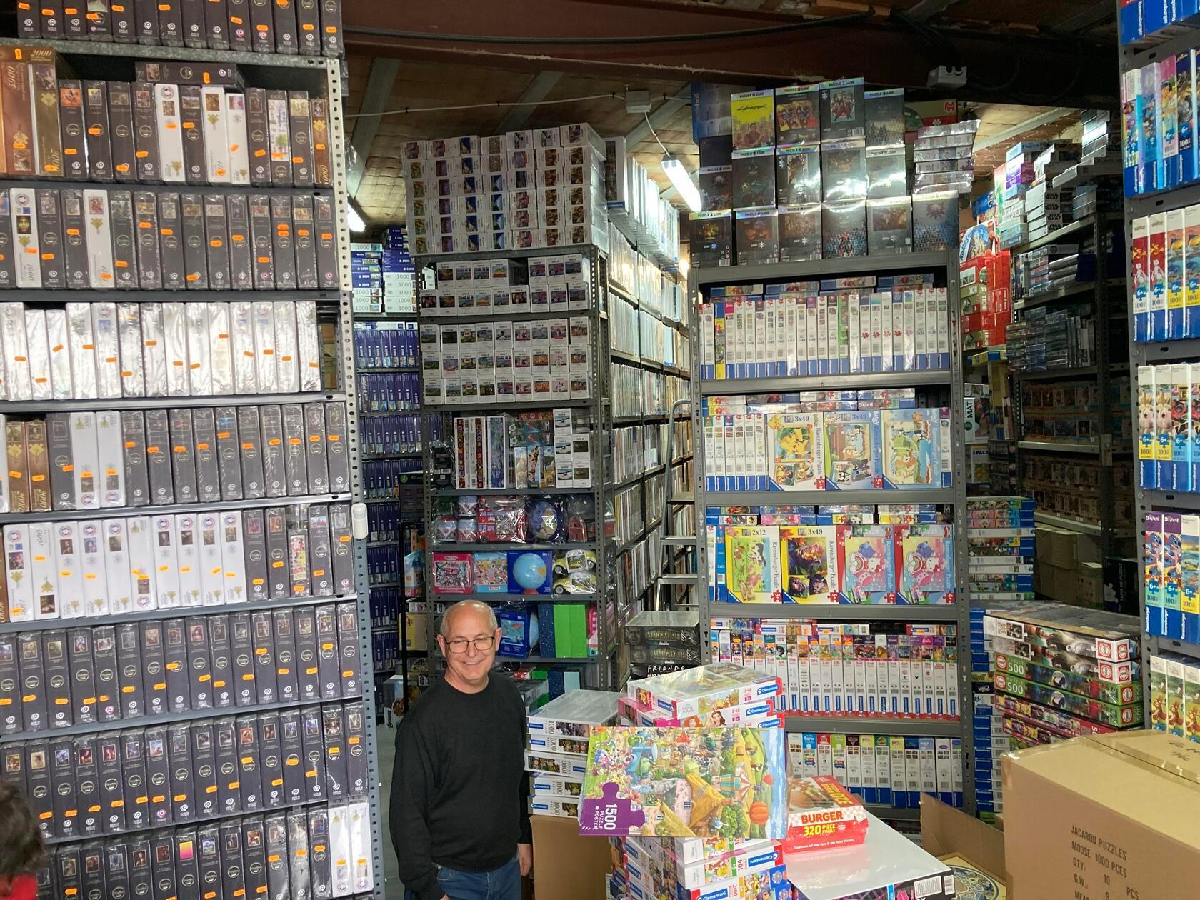 Francisco Gonzalez Teclemayer ist Nachfahre deutscher Siedler aus La Carolina. Aus seiner Leidenschaft Puzzlen hat er ein Geschäft aufgebaut - seine liebsten Motive kommen aus Deutschland.