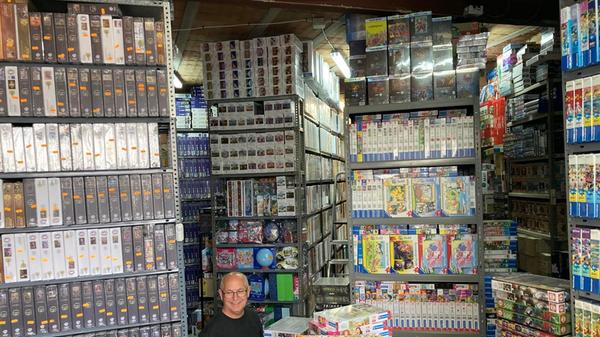 Francisco Gonzalez Teclemayer ist Nachfahre deutscher Siedler aus La Carolina. Aus seiner Leidenschaft Puzzlen hat er ein Geschäft aufgebaut - seine liebsten Motive kommen aus Deutschland.