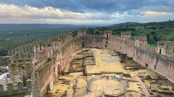 Die Festung von Baños de la Encina wurde im 10. Jahrhundert von den Mauren erbaut. Sie ist eine der ältesten teilweise erhaltenen Burganlagen Europas.