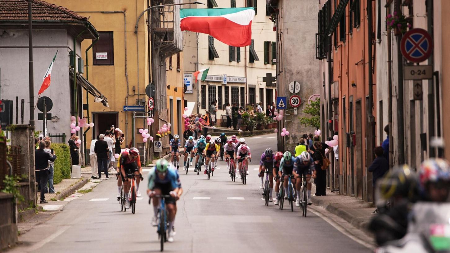 Für das Giro-Peloton stand eine knifflige elfte Etappe auf dem Programm. Für das Giro-Peloton stand eine knifflige elfte Etappe auf dem Programm.