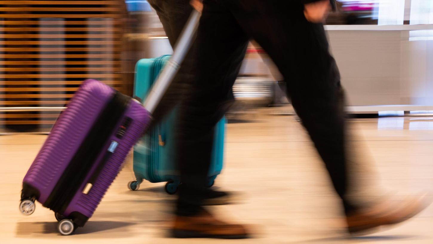 Klare Regeln müssen her: Verbraucherschützer gehen gegen Handgepäck-Gebühr vor Klare Regeln müssen her: Verbraucherschützer gehen gegen Handgepäck-Gebühr vor