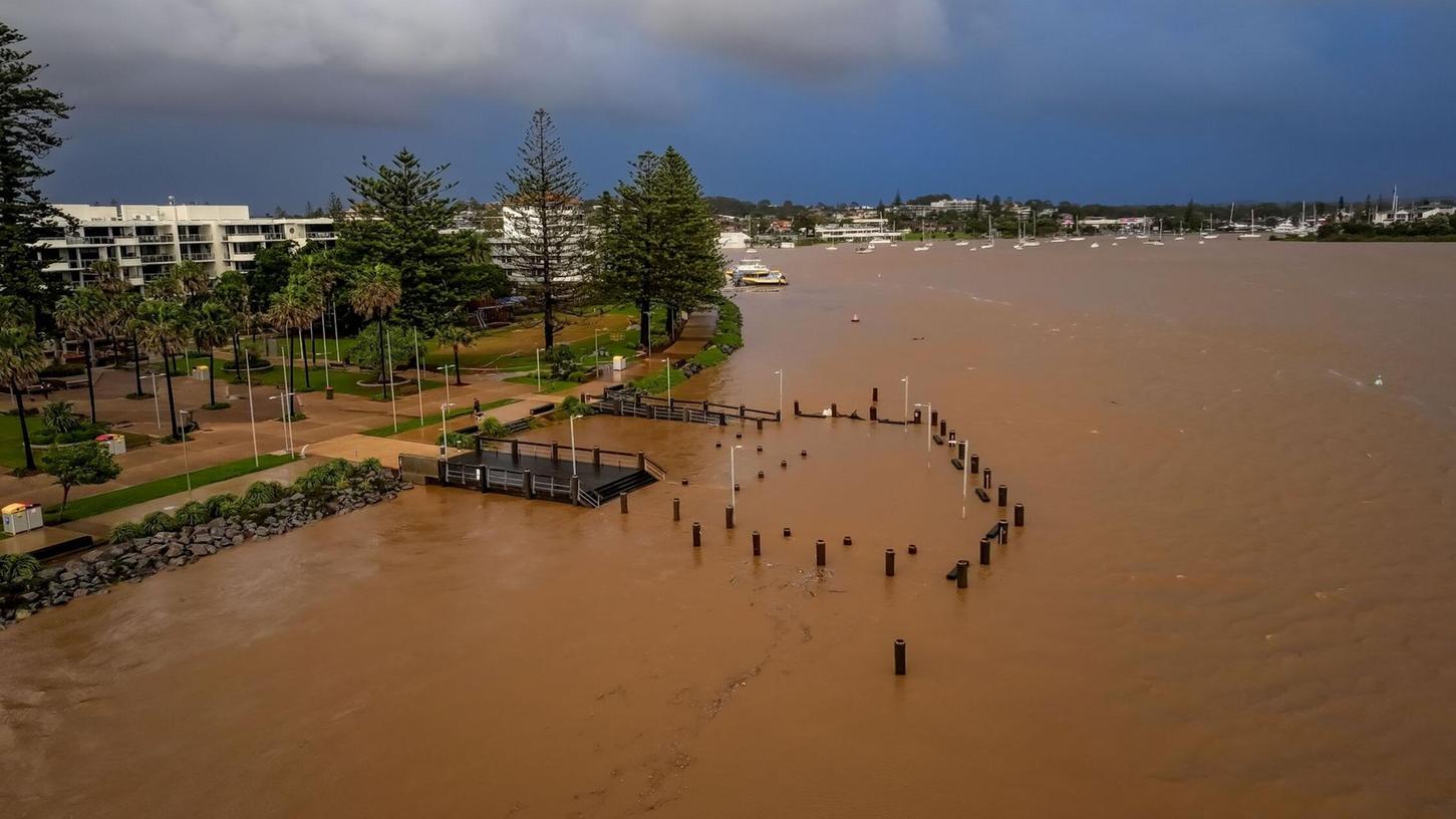 Wasser so weit das Auge reicht: Das Hochwasser an der Ostküste ist verheerend. Wasser so weit das Auge reicht: Das Hochwasser an der Ostküste ist verheerend.