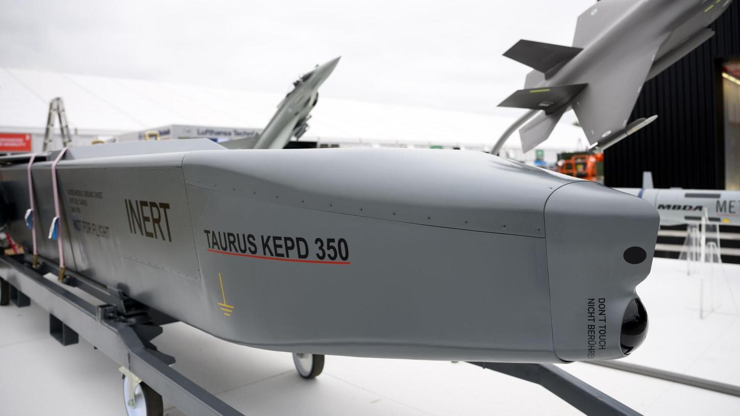Taurus-Marschflugkörper gehören zum Angebot der Luft- und Raumfahrtindustrie. Taurus-Marschflugkörper gehören zum Angebot der Luft- und Raumfahrtindustrie.