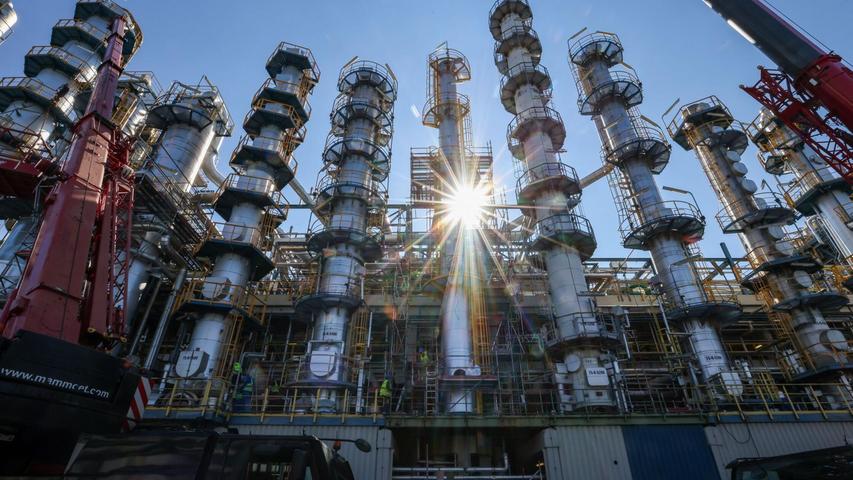 Die Chemieindustrie ist forschungsstark - muss sich aber ausländischer Konkurrenz erwehren (Archivbild) Die Chemieindustrie ist forschungsstark - muss sich aber ausländischer Konkurrenz erwehren (Archivbild)
