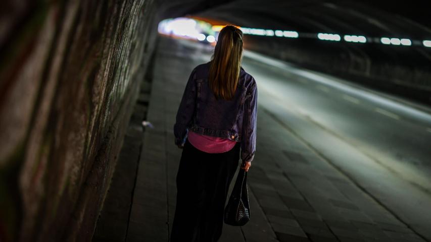 Auch die Fahrerinnen können einstellen, ausschließlich Anfragen von Frauen zu erhalten. Auch die Fahrerinnen können einstellen, ausschließlich Anfragen von Frauen zu erhalten.