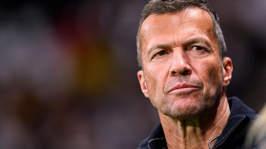 Lothar Matthäus gibt Florian Wirtz einen Rat. Lothar Matthäus gibt Florian Wirtz einen Rat.
