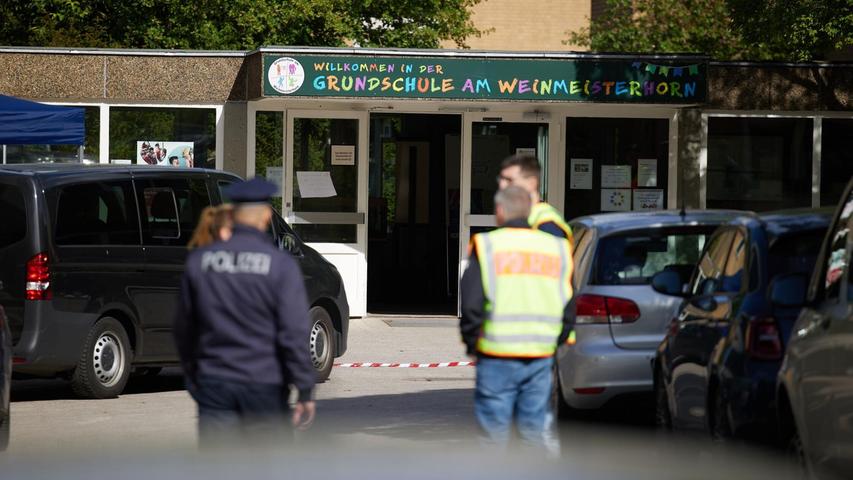 Das Ganze soll in der Umkleidekabine passiert sein, erzählt die Mutter eines Jungen, der Zeuge wurde. Das Ganze soll in der Umkleidekabine passiert sein, erzählt die Mutter eines Jungen, der Zeuge wurde.