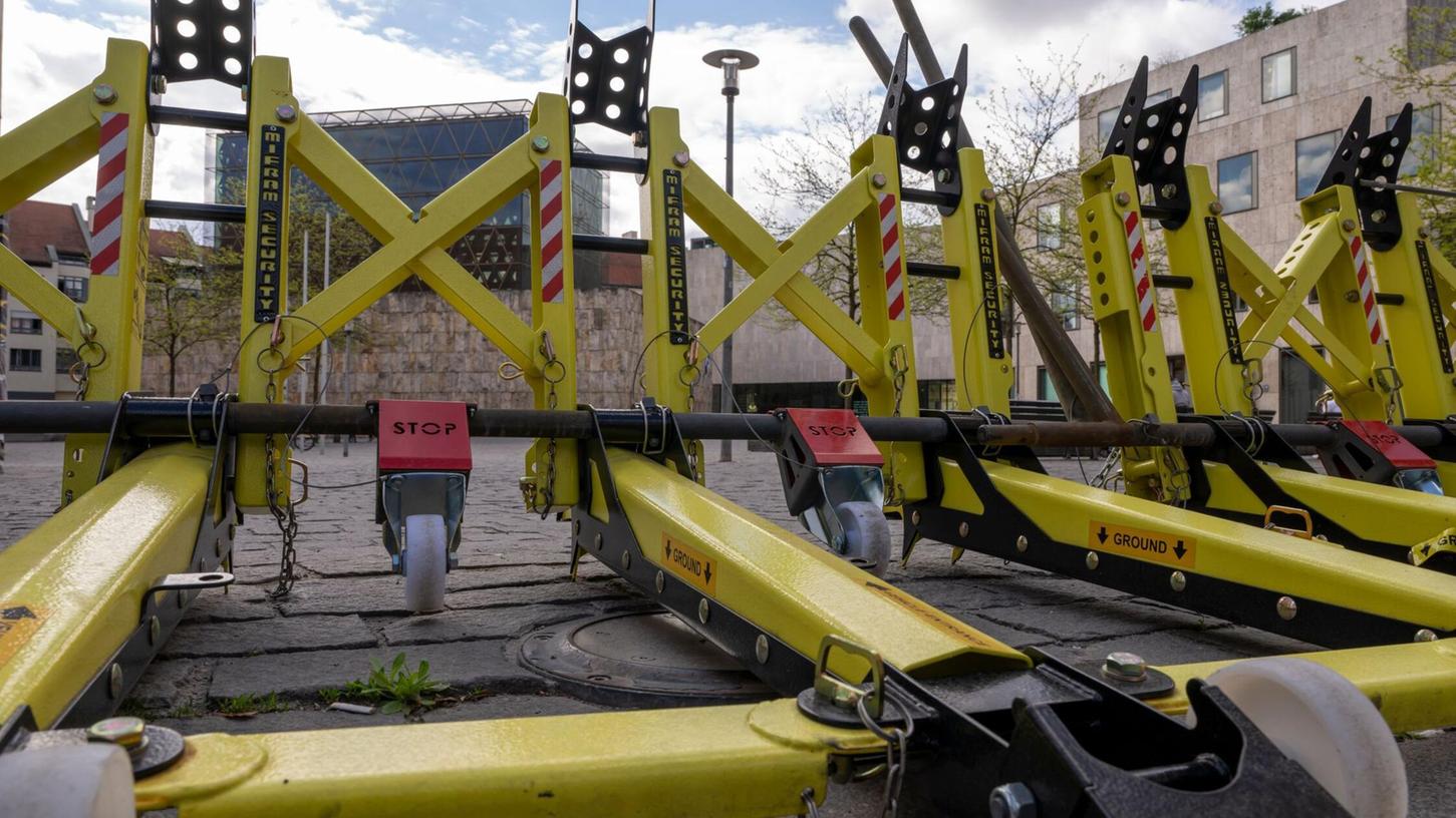 Die bayerischen Behörden haben nach den tödlichen Schüssen auf Israelis in Washington keine Hinweise auf Sicherheitsbedenken für jüdische Einrichtungen in Bayern. Die bayerischen Behörden haben nach den tödlichen Schüssen auf Israelis in Washington keine Hinweise auf Sicherheitsbedenken für jüdische Einrichtungen in Bayern.