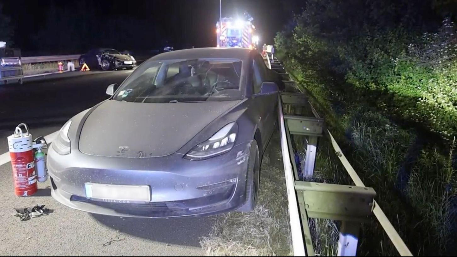 Die beiden Autofahrer wurden leicht verletzt. Die beiden Autofahrer wurden leicht verletzt.