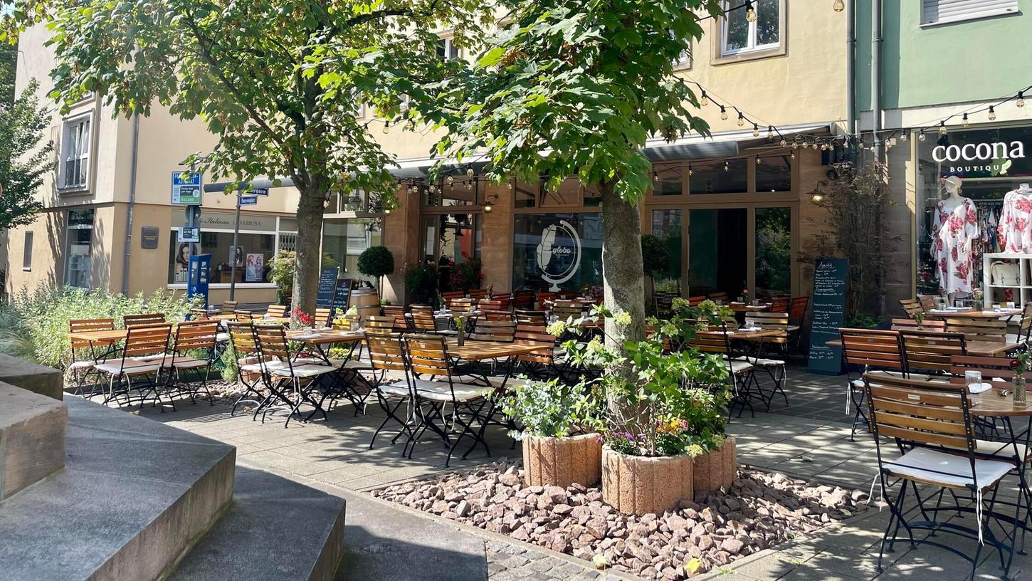Das "Globo" hat am Nürnberger Theresienplatz einen großen Schanigarten. Das "Globo" hat am Nürnberger Theresienplatz einen großen Schanigarten.