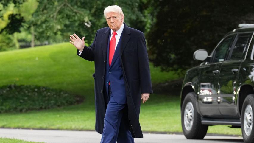US-Präsident Trump droht der EU mit Zöllen. US-Präsident Trump droht der EU mit Zöllen.