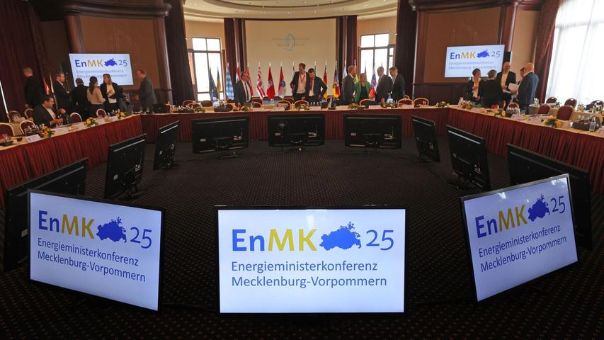 Die Energiewende und das Werben für mehr Akzeptanz in der Bevölkerung waren bestimmende Themen der Energieministerkonferenz in Rostock. Die Energiewende und das Werben für mehr Akzeptanz in der Bevölkerung waren bestimmende Themen der Energieministerkonferenz in Rostock.