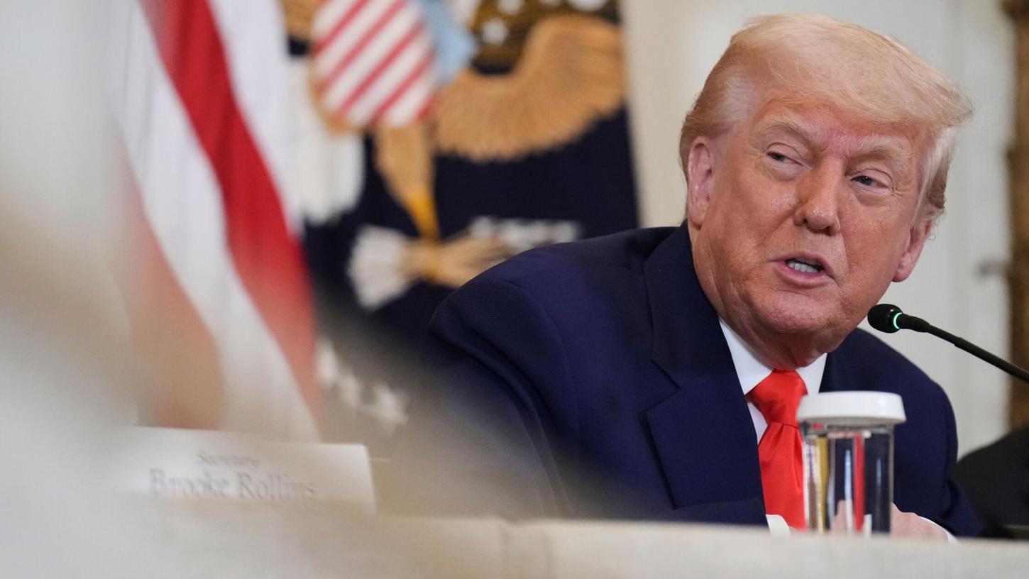 Trump droht der EU mit Zöllen - und gibt sich vorerst wenig kompromissbereit. Trump droht der EU mit Zöllen - und gibt sich vorerst wenig kompromissbereit.