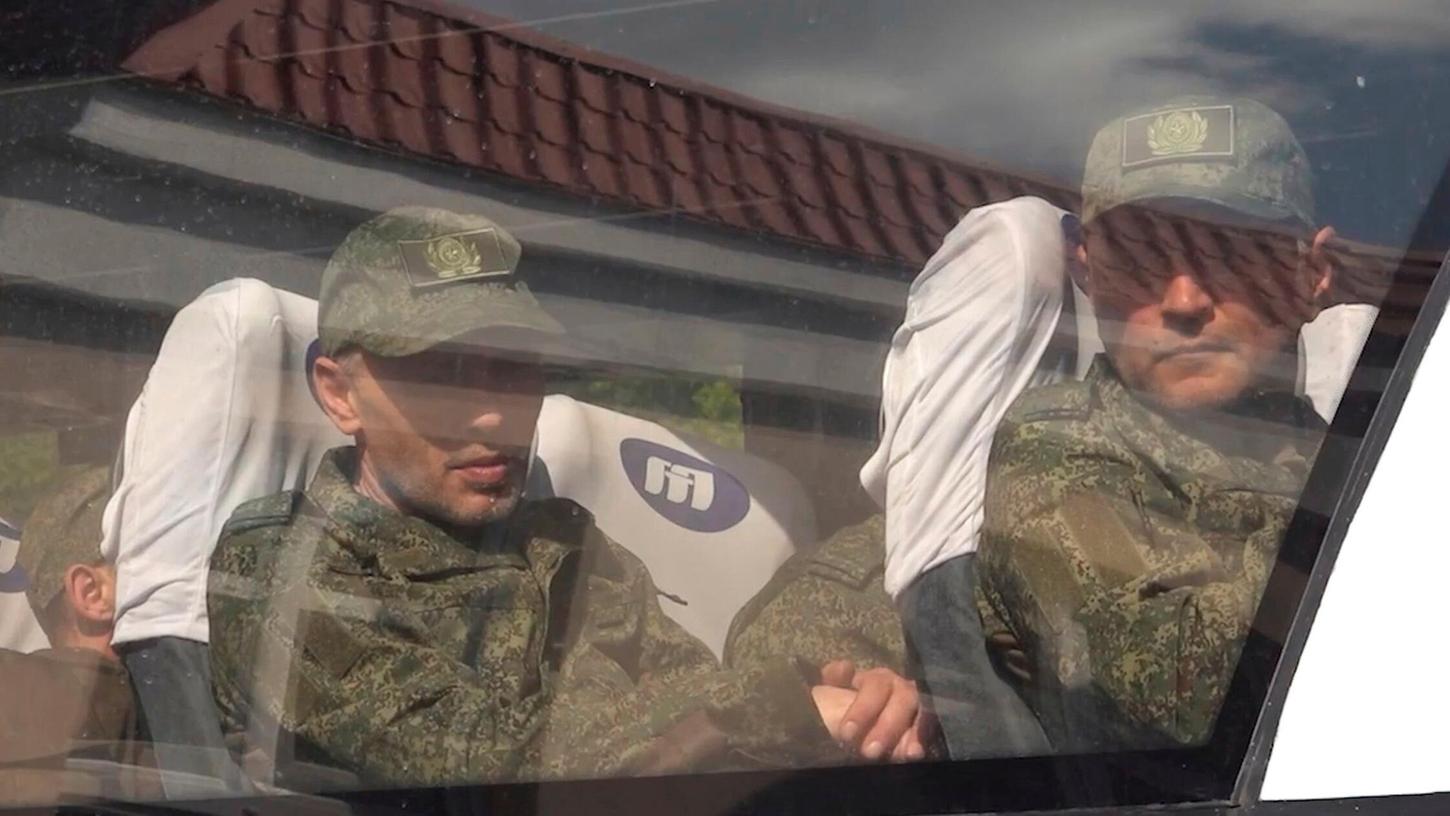 Moskau und Kiew haben mit dem größten Gefangenenaustausch seit Kriegsbeginn vor mehr als drei Jahren begonnen. Moskau und Kiew haben mit dem größten Gefangenenaustausch seit Kriegsbeginn vor mehr als drei Jahren begonnen.