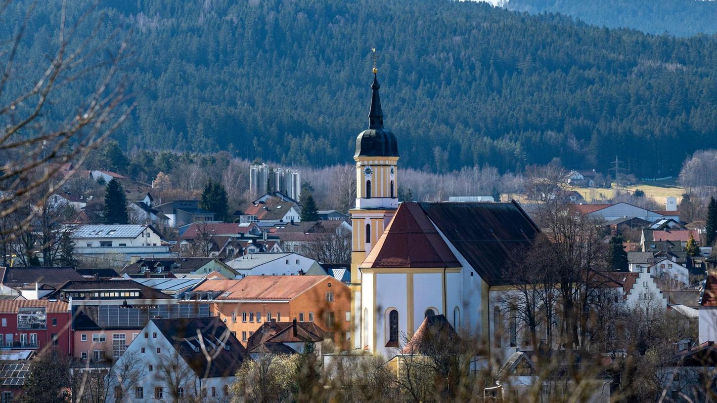 Bürgermeister Franz Wittmann will in Viechtach mit einem Schweine-Wettgrillen für eine Attraktion sorgen. (Archivfoto) Bürgermeister Franz Wittmann will in Viechtach mit einem Schweine-Wettgrillen für eine Attraktion sorgen. (Archivfoto)