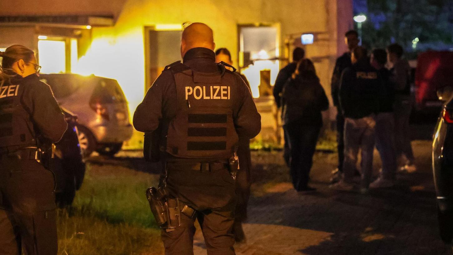 SEK im Einsatz. SEK im Einsatz.
