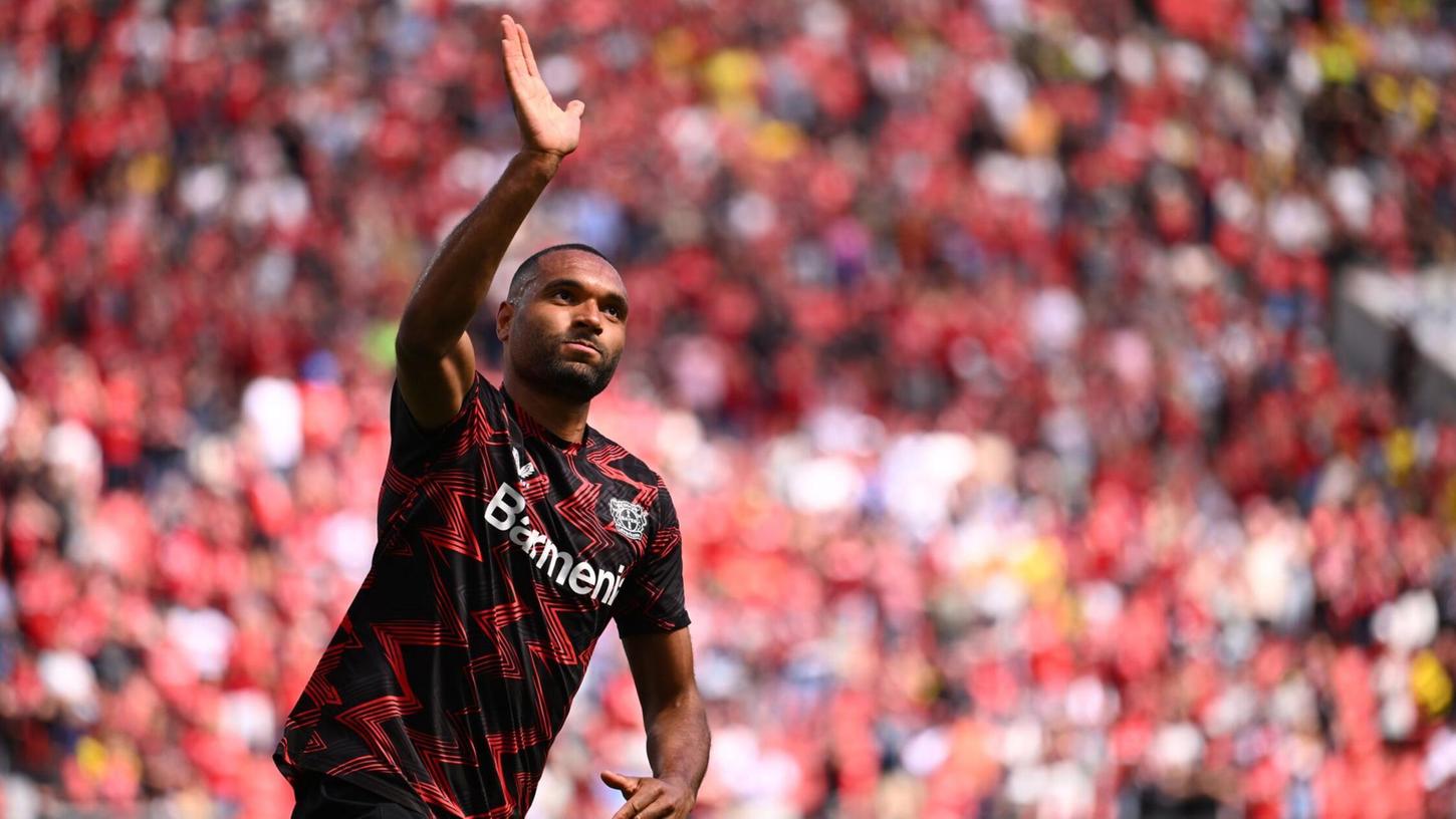 Jonathan Tah bei seinem Abschied aus Leverkusen. Jonathan Tah bei seinem Abschied aus Leverkusen.