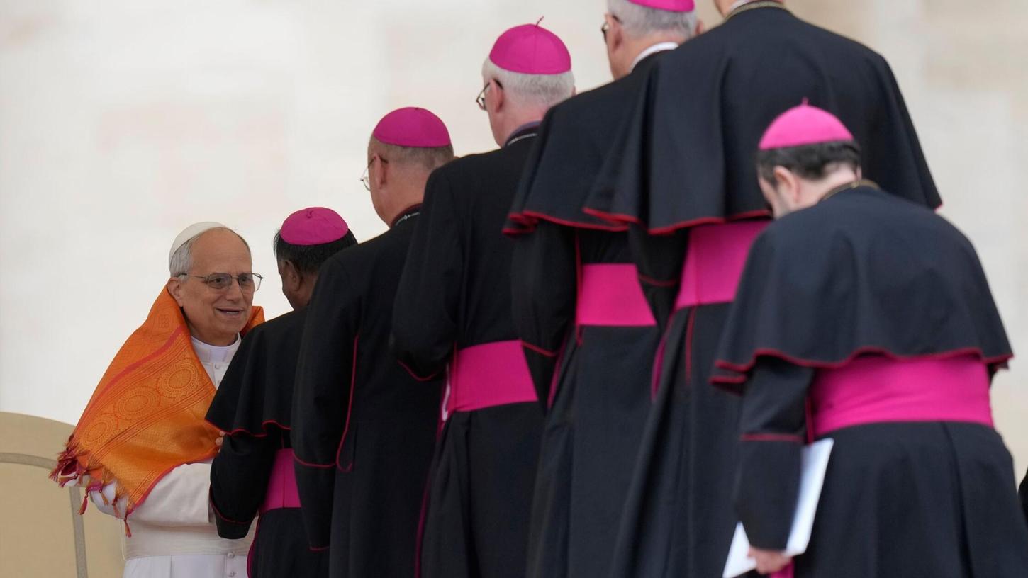 Der neue Papst Leo XIV. hat eine alte Tradition wiederbelebt - den sogenannten Konklave-Bonus. (Archivbild) Der neue Papst Leo XIV. hat eine alte Tradition wiederbelebt - den sogenannten Konklave-Bonus. (Archivbild)