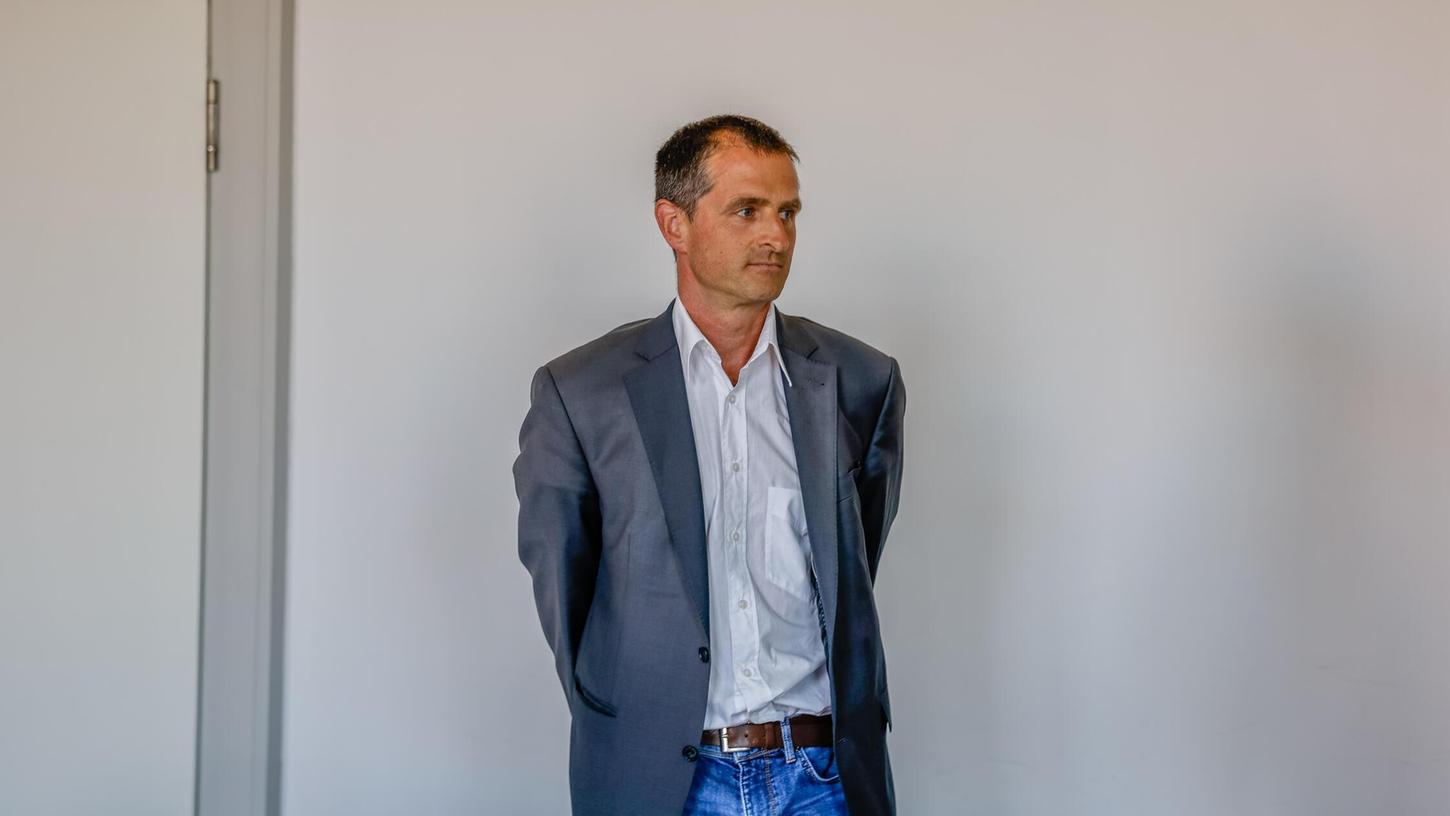 Langenzenns Bürgermeister Jürgen Habel (l.) bei der Verhandlung im Amtsgericht Fürth im Mai 2023. Langenzenns Bürgermeister Jürgen Habel (l.) bei der Verhandlung im Amtsgericht Fürth im Mai 2023.