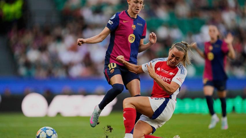 Barcelona (links) und Arsenal lieferten sich ein packendes Duell Barcelona (links) und Arsenal lieferten sich ein packendes Duell