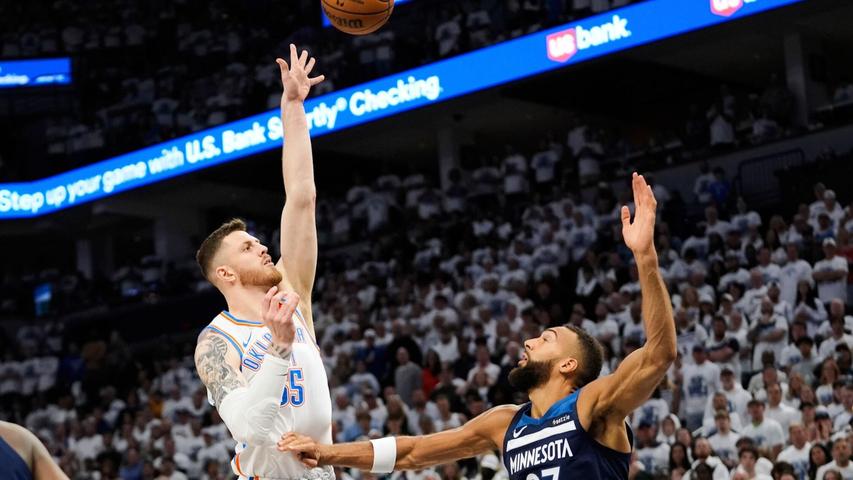 Isaiah Hartenstein kam gegen Minnesota nur selten so zum Zug. Isaiah Hartenstein kam gegen Minnesota nur selten so zum Zug.