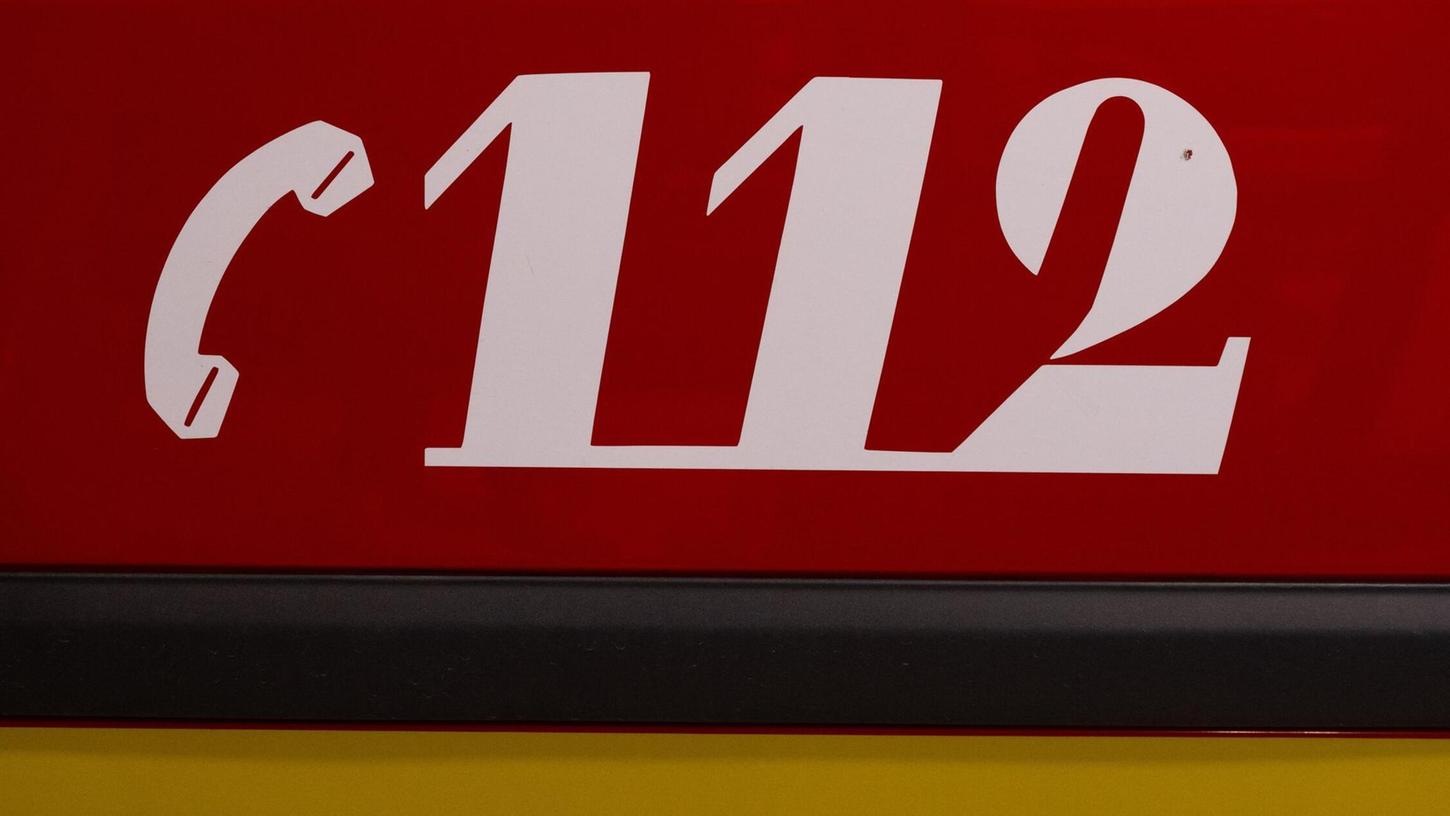 Besonders der Dachstuhl des Hauses wurde in Mitleidenschaft gezogen. (Symbolbild) Besonders der Dachstuhl des Hauses wurde in Mitleidenschaft gezogen. (Symbolbild)