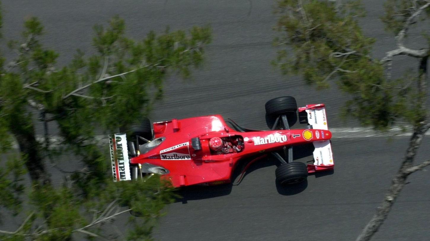 Ein Formel-1-Ferrari von Michael Schumacher ist für knapp 16 Millionen Euro versteigert worden. Ein Formel-1-Ferrari von Michael Schumacher ist für knapp 16 Millionen Euro versteigert worden.