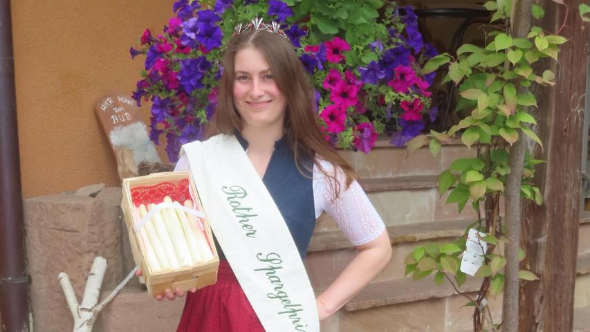 Nicht nur Spargelprinzessin: Theresa Bubs Engagement für Landwirtschaft in Roth-Schwabach Nicht nur Spargelprinzessin: Theresa Bubs Engagement für Landwirtschaft in Roth-Schwabach