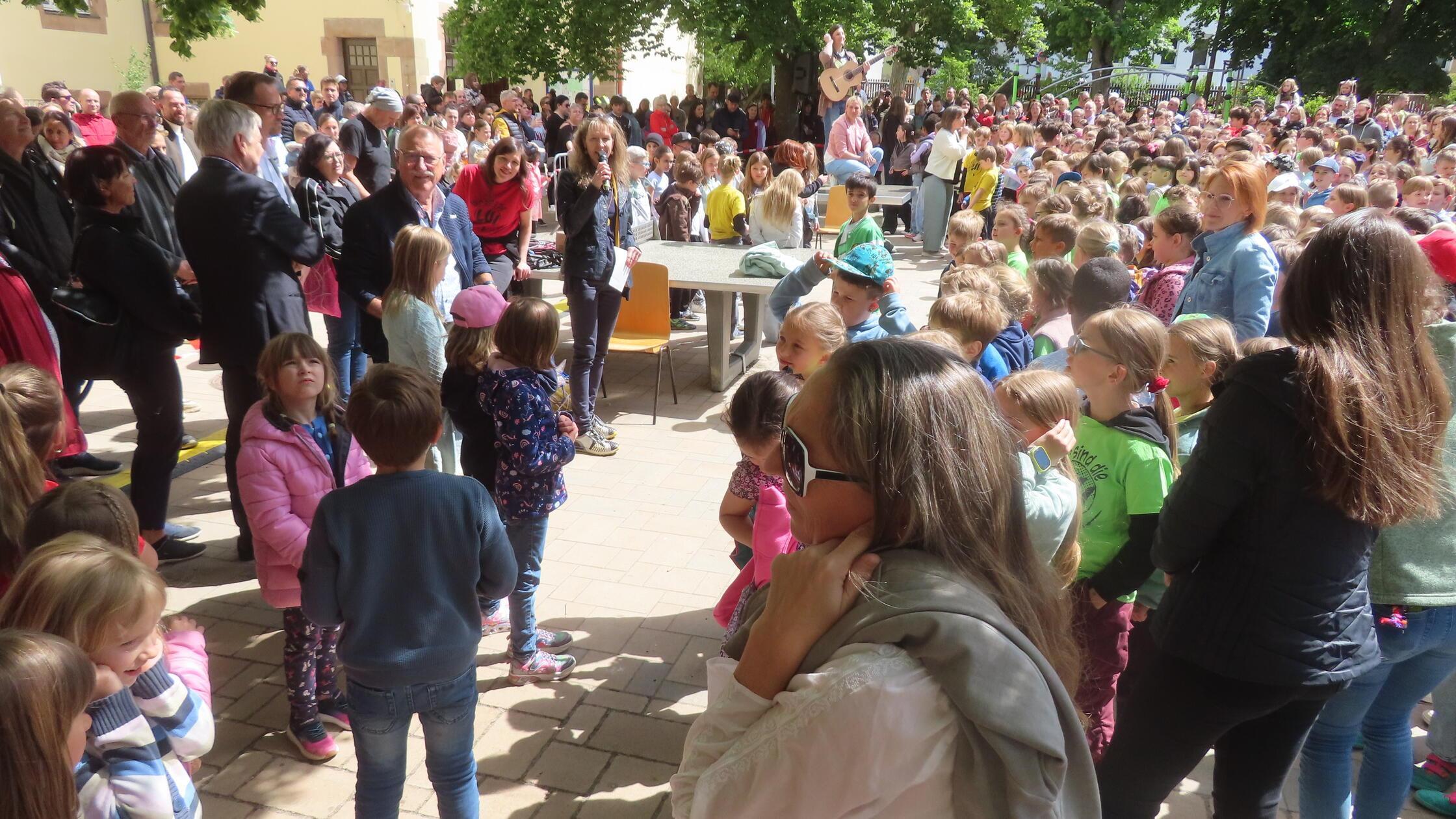Spiel und Spaß in Schwabach Schulfest der Luitpoldschule begeistert