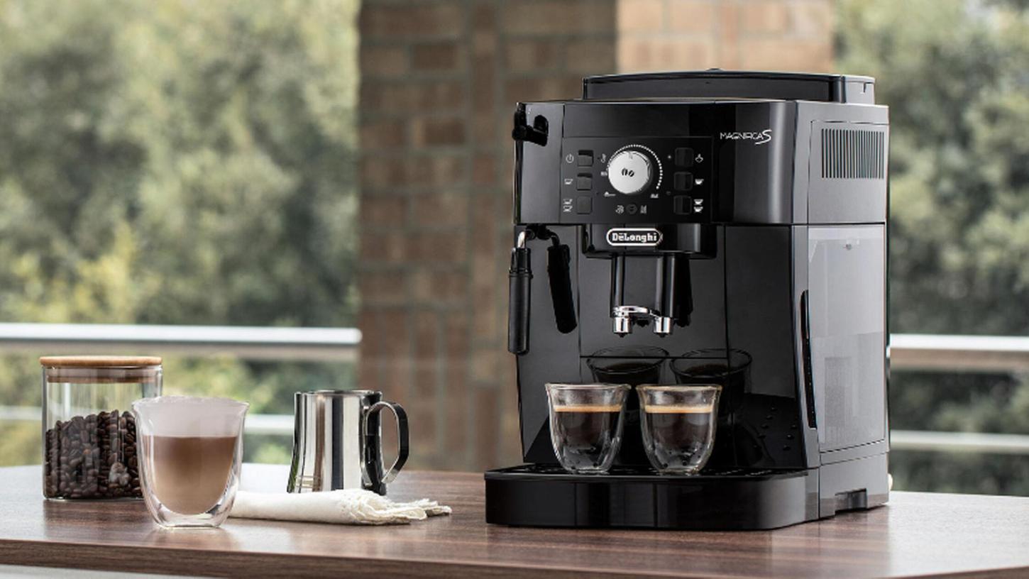 Dank der Zwei-Tassen-Funktion lässt sich schnell und einfach Kaffee zubereiten. Dank der Zwei-Tassen-Funktion lässt sich schnell und einfach Kaffee zubereiten.