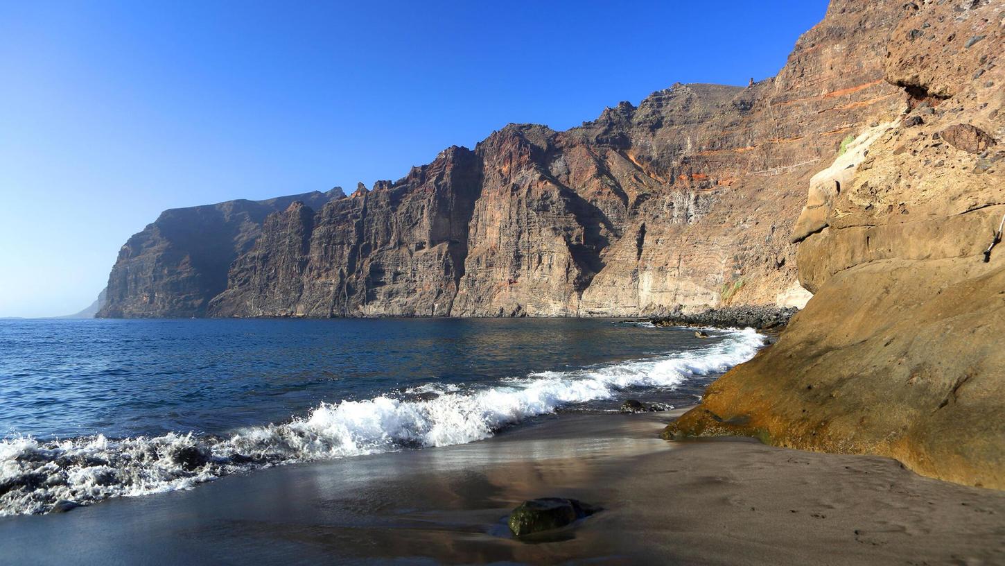 Cliffs at Los Gigantes, Tenerife, Canary Islands, Spain, Atlantic, Europe Copyright: GeraintxTellem 1365-663 Cliffs at Los Gigantes, Tenerife, Canary Islands, Spain, Atlantic, Europe Copyright: GeraintxTellem 1365-663