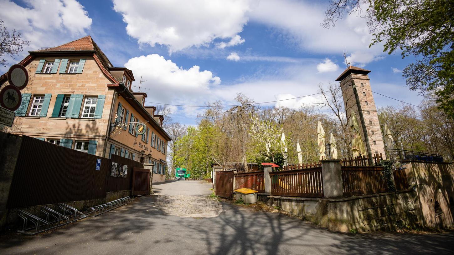 Die „Alte Veste“ in Zirndorf war mit ihrem Biergarten ein beliebtes Ausflugslokal. Die „Alte Veste“ in Zirndorf war mit ihrem Biergarten ein beliebtes Ausflugslokal.