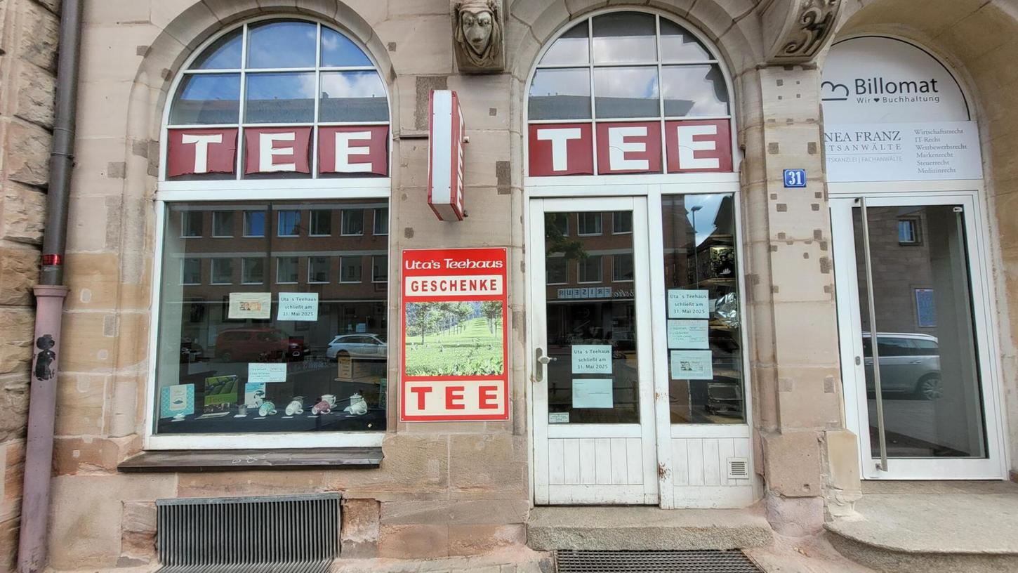 Der Laden "Uta's Teehaus" wird am Samstag, den 31. Mai 2025, ein letztes Mal geöffnet haben. Der Laden "Uta's Teehaus" wird am Samstag, den 31. Mai 2025, ein letztes Mal geöffnet haben.