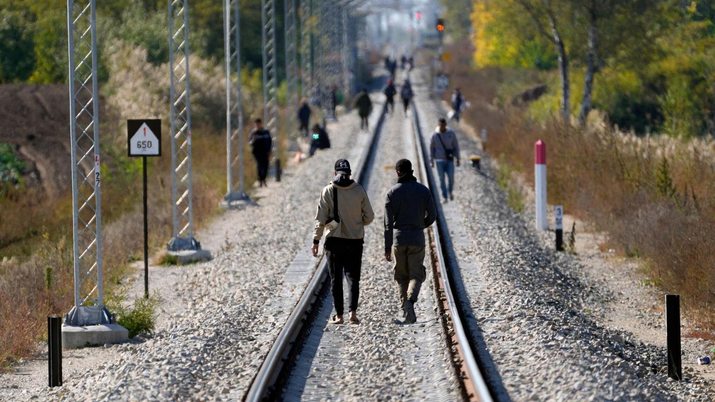 Die Staatsanwaltschaft Traunstein hat gegen eine Schleuserbande ermittelt. (Symbolbild) Die Staatsanwaltschaft Traunstein hat gegen eine Schleuserbande ermittelt. (Symbolbild)