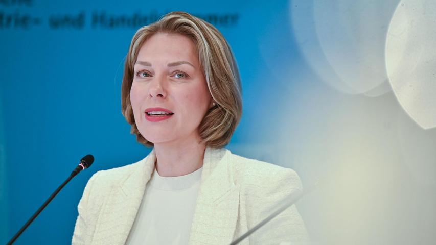 Die DIHK hat klare Forderungen an die neue Regierung. Die DIHK hat klare Forderungen an die neue Regierung.