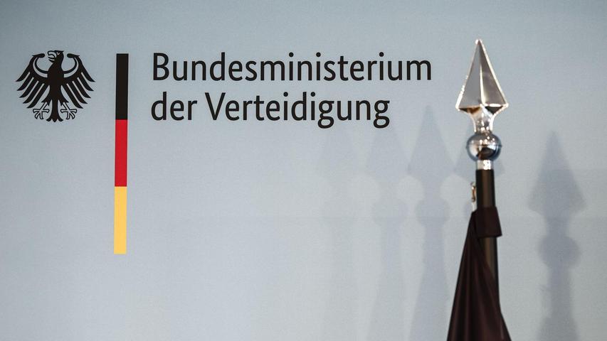 Das Bundesverteidigungsministerium ist den Prüfern zufolge heute wieder vergleichbar groß wie 2012. (Archivbild) Das Bundesverteidigungsministerium ist den Prüfern zufolge heute wieder vergleichbar groß wie 2012. (Archivbild)