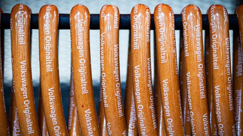 Schon bisher ist die Wurst aus der werkseigenen Fleischerei das meistverkaufte Produkt der Marke VW. Schon bisher ist die Wurst aus der werkseigenen Fleischerei das meistverkaufte Produkt der Marke VW.