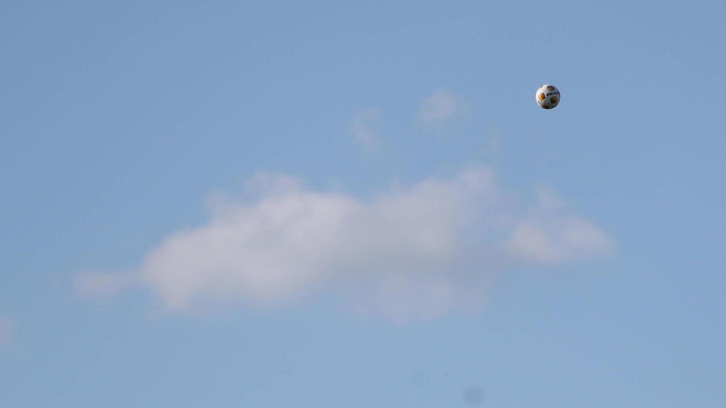 Während eines Fußballspiels in Mexico ist eine Jugendliche zusammengebrochen. (Symbolbild) Während eines Fußballspiels in Mexico ist eine Jugendliche zusammengebrochen. (Symbolbild)