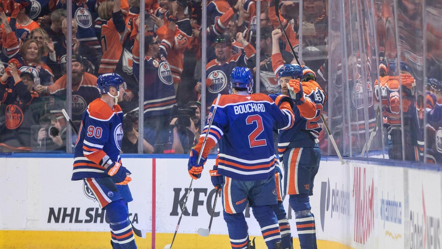 Leon Draisaitl jubelt über seinen Treffer zum 1:0. Leon Draisaitl jubelt über seinen Treffer zum 1:0.