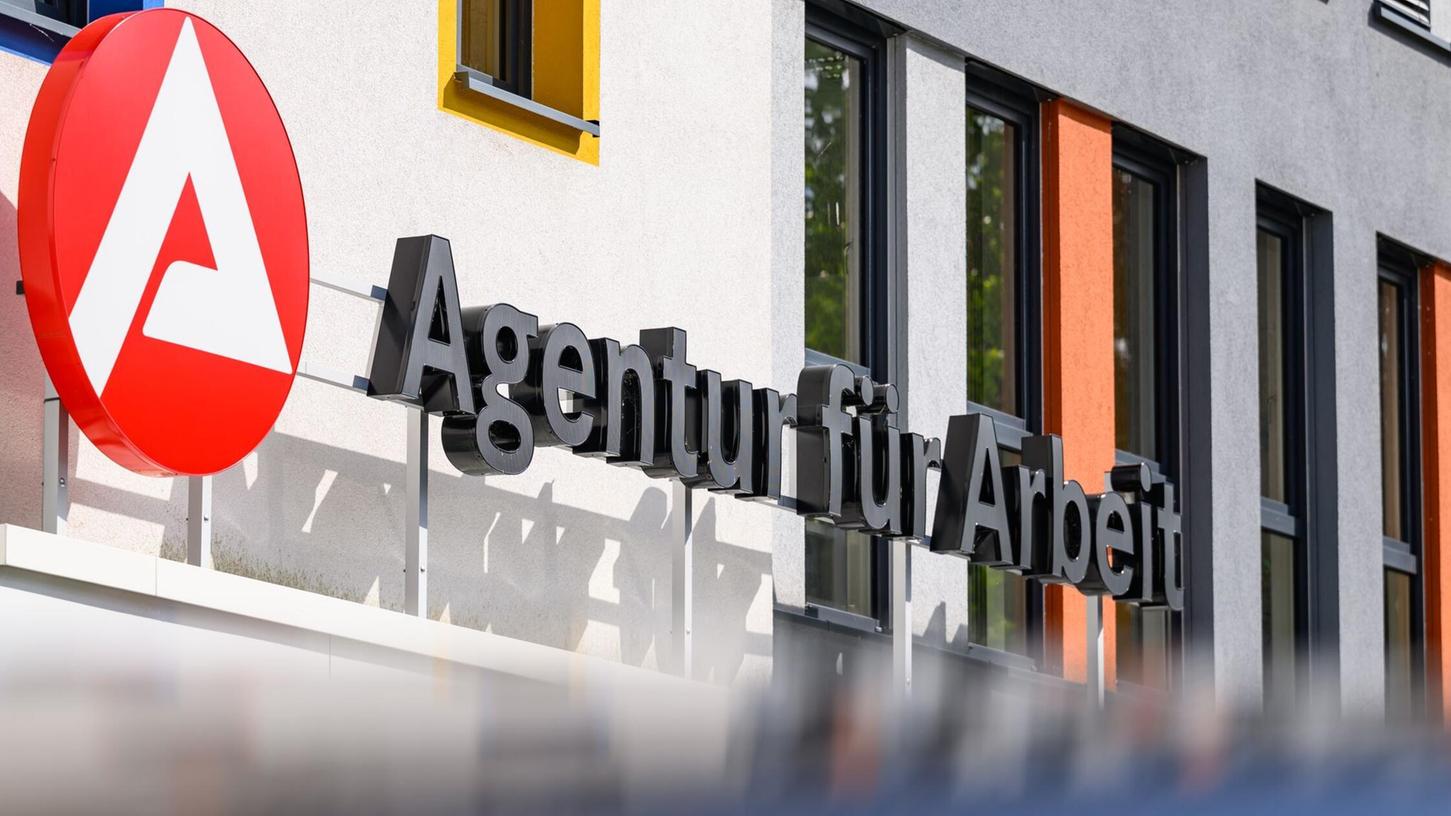 Die Zahl der Arbeitslosen ist im Mai nur verhältnismäßig leicht gesunken. (Archivbild) Die Zahl der Arbeitslosen ist im Mai nur verhältnismäßig leicht gesunken. (Archivbild)