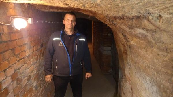 Der Kronenkeller hat nur zum Annafest geöffnet. Festwirt ist Mike Schmitt, der Braumeister der Nikl-Bräu aus Pretzfeld.