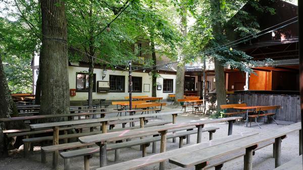 Der Neder-Keller hat Dienstag und Mittwoch geschlossen. Montag, Donnerstag bis Sonntag zwischen 17 und 22 Uhr, Freitag bis Dienstag von 17 bis 22 Uhr geöffnet, Donnerstag, Samstag und Sonntag zusätzlich von 11 bis 14 Uhr geöffnet. Der Neder-Keller wurde kürzlich verkauft.