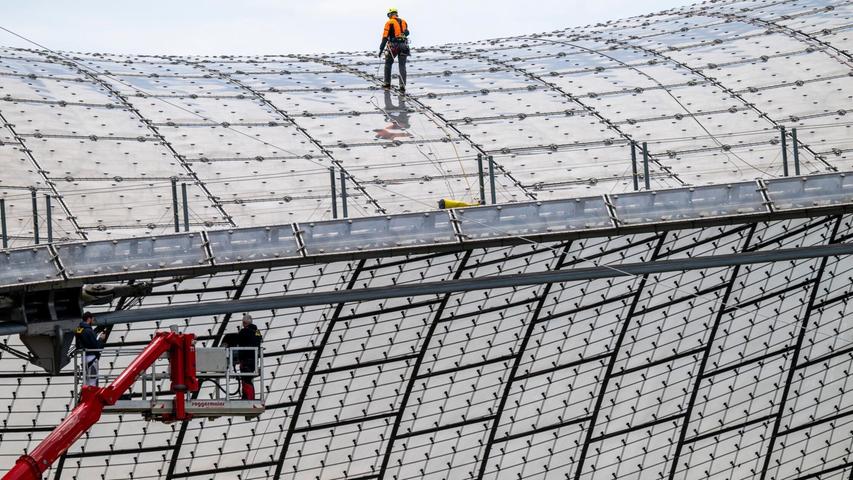 Das Olympiastadion wird derzeit saniert - die meisten Spielstätten wären in München schon vorhanden (Archivbild). Das Olympiastadion wird derzeit saniert - die meisten Spielstätten wären in München schon vorhanden (Archivbild).